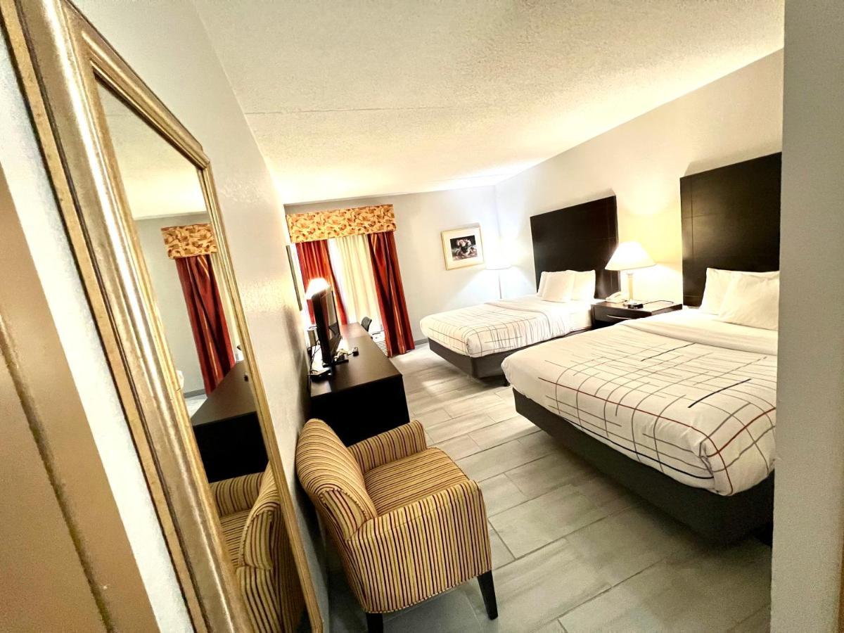 La Quinta By Wyndham Salina Hotell Exteriör bild